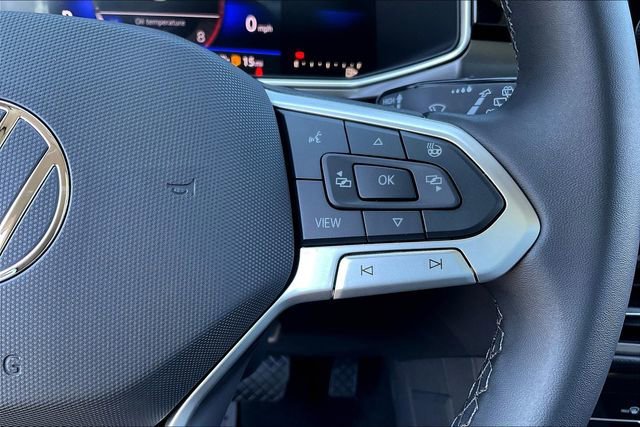 2025 Volkswagen Taos SE Black - Photo 20