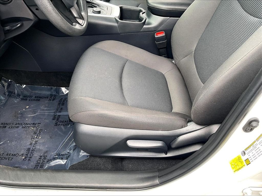Used 2025 Ice Toyota LE image 33
