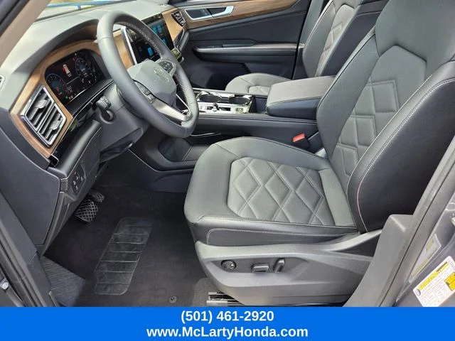Used 2024 Gray Volkswagen 2.0T SE w/Technology image 9