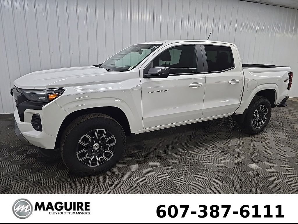 Used 2025 Summit White Chevrolet Z71 image 6