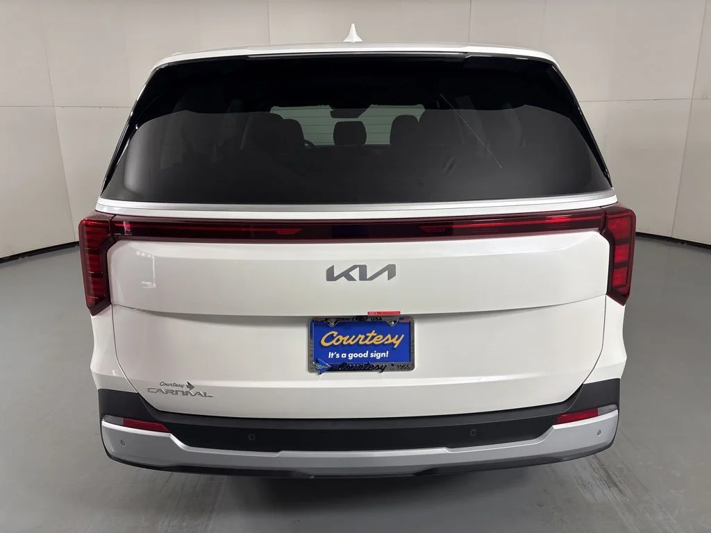 New 2026 White Kia LXS image 7