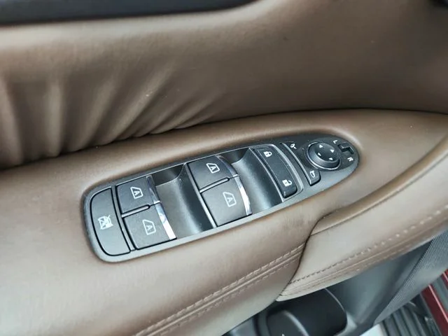 Used 2023 Red Nissan Platinum image 40