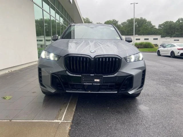 New 2026 Skyscraper Grey Metallic BMW xDrive40i image 4
