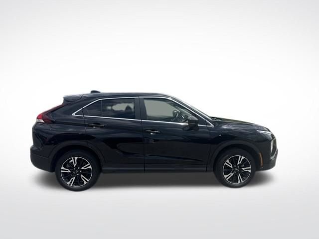 Used 2025  Mitsubishi SE image 6