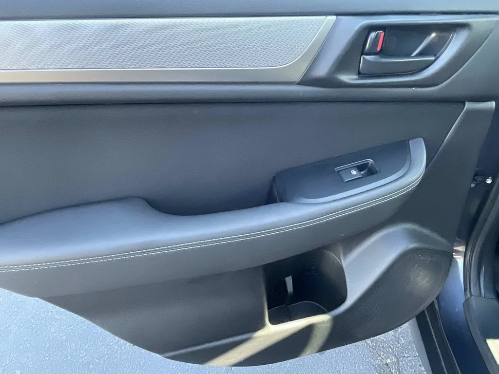 Used 2015 Gray Subaru 2.5i image 11
