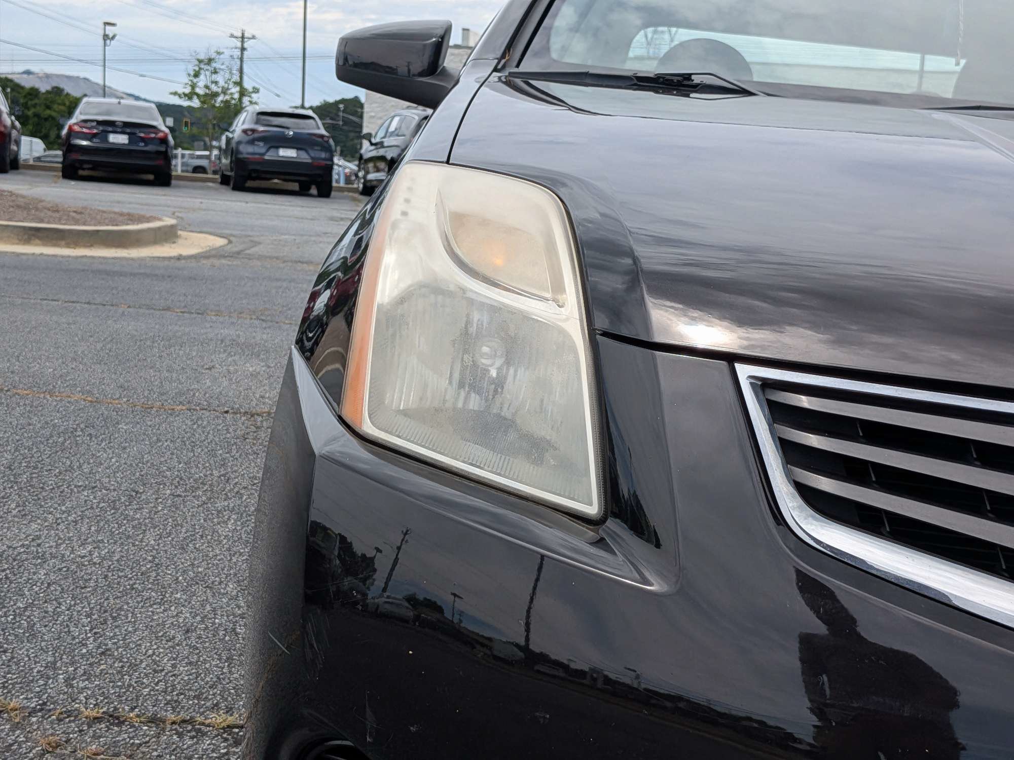 Used 2010 Black Nissan 2.0 S image 8