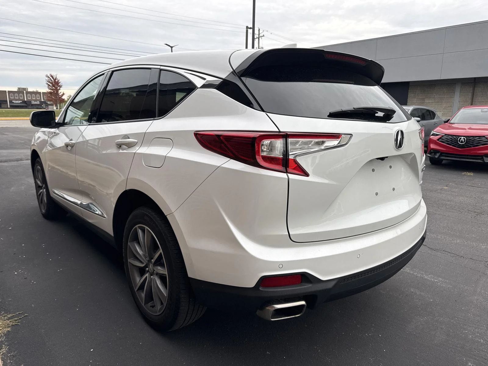 Used 2023 Platinum White Pearl Acura SH-AWD w/Tech image 4
