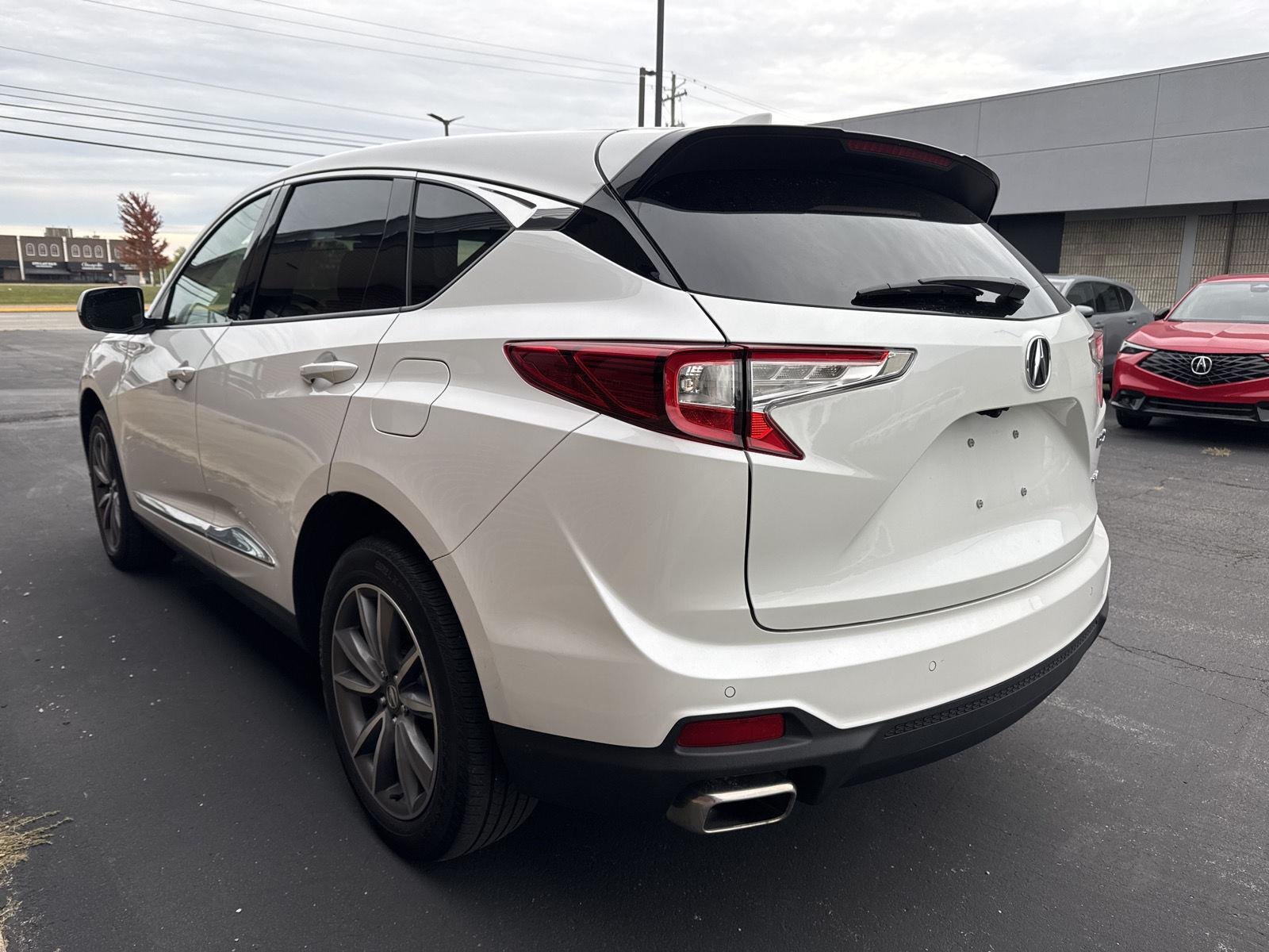 Used 2023 Platinum White Pearl Acura SH-AWD w/Tech image 4