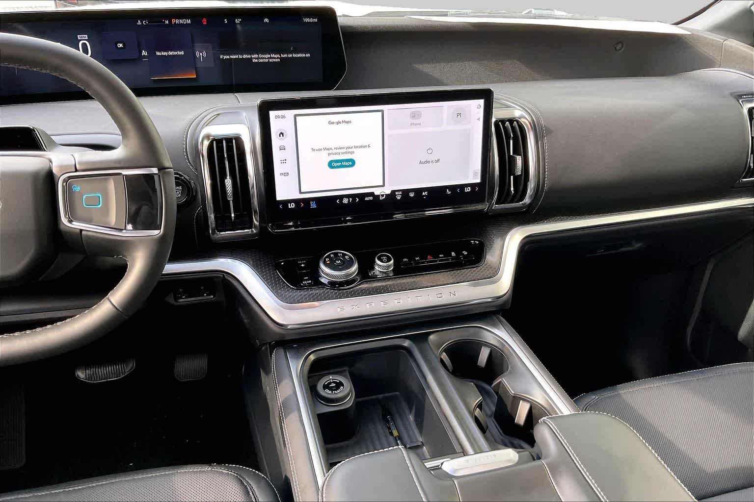 New 2026 Star White Metallic Tri-Coat Ford Platinum® image 12