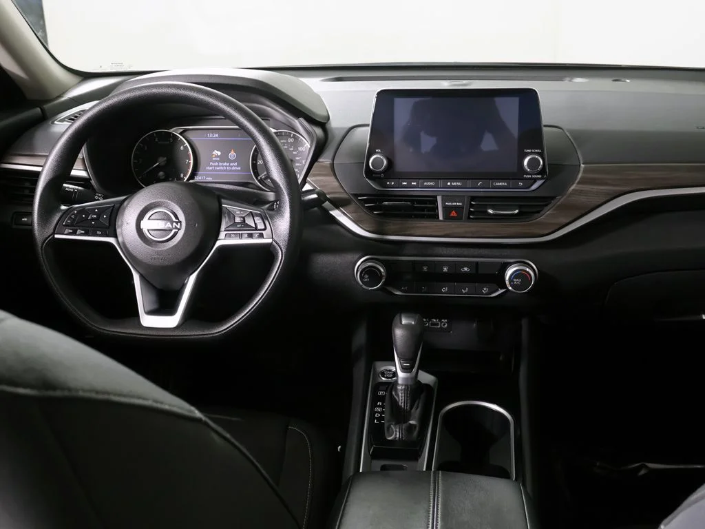 Used 2024 Red Nissan 2.5 SV image 27