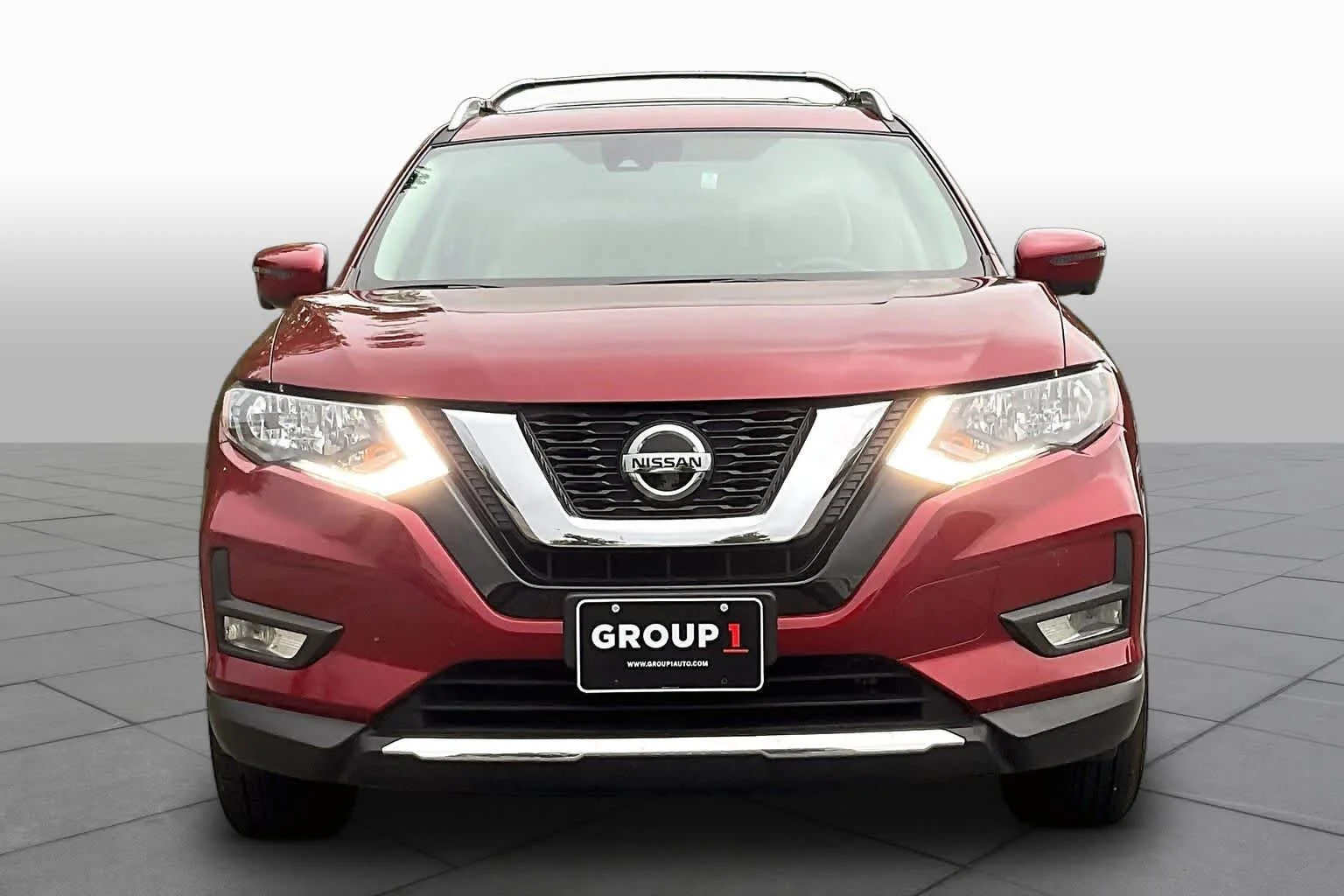 Used 2020 Scarlet Ember Tintcoat Nissan SV image 3