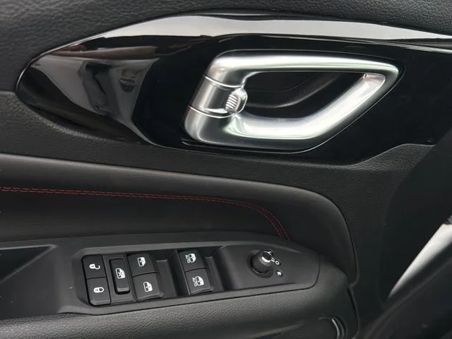 New 2026 White Jeep Trailhawk image 22