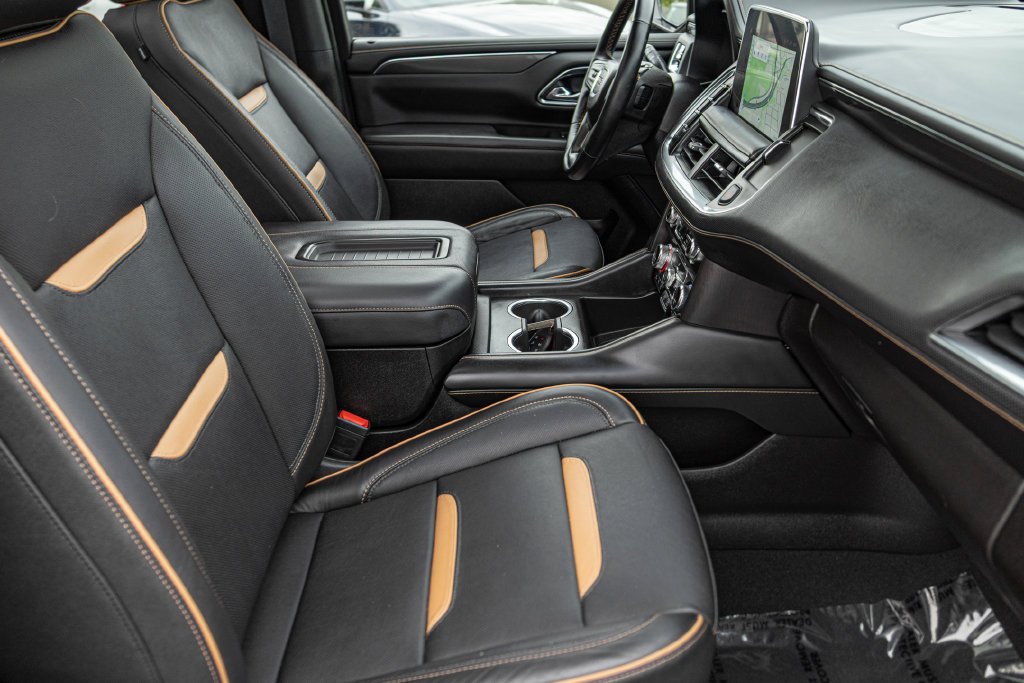 Used 2023 White GMC AT4 image 37