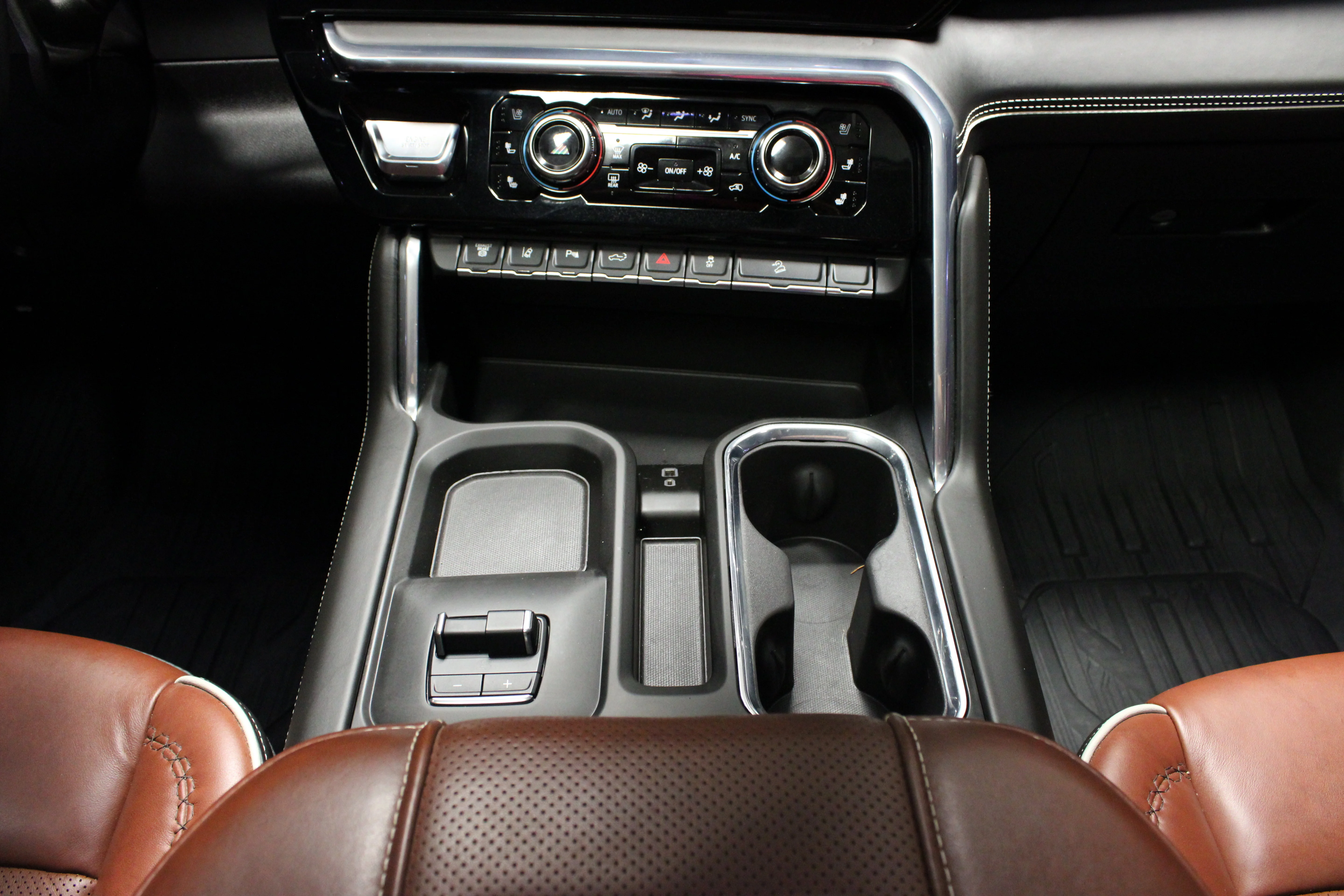 Used 2025 Onyx Black GMC Denali Ultimate image 23