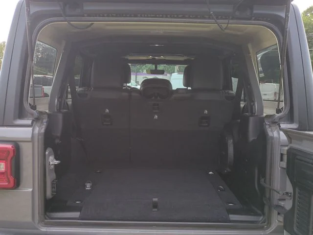 Used 2020 Gray Jeep Unlimited Rubicon image 32
