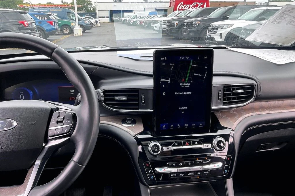 Used 2022 Gray Ford Platinum image 5