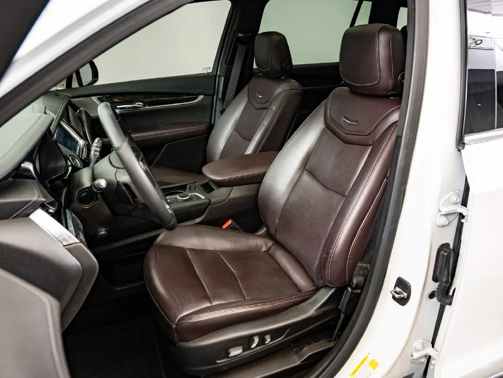 Used 2022 Crystal White Tricoat Cadillac Premium Luxury image 24