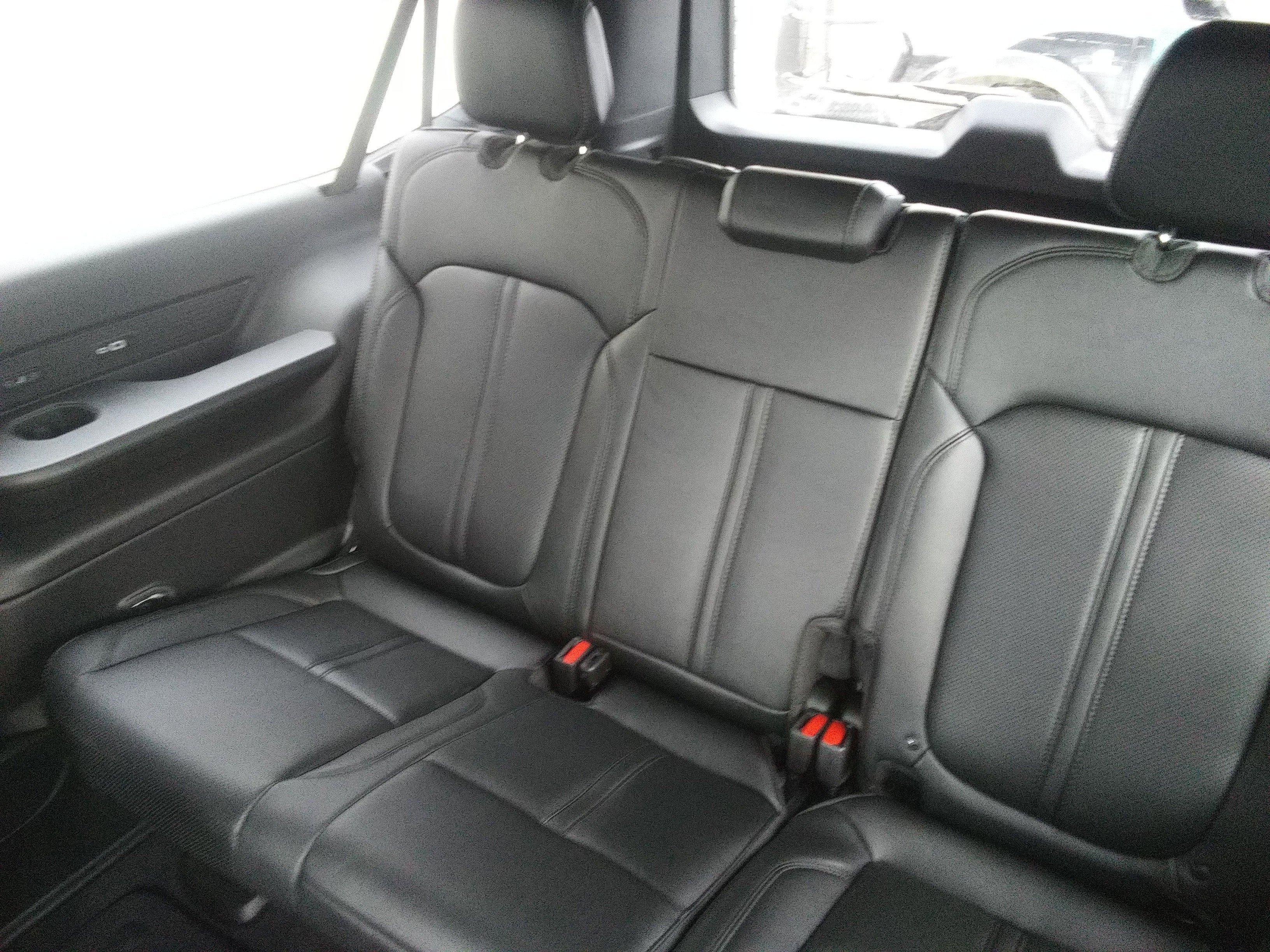 New 2026 Baltic-Gray Metallic Clear-Coat Exterior Paint Jeep Limited Altitude image 10