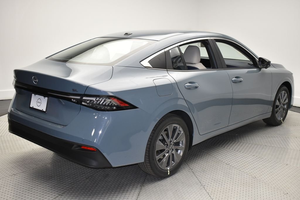 New 2026 Atlantic Gray Metallic Nissan SL image 5