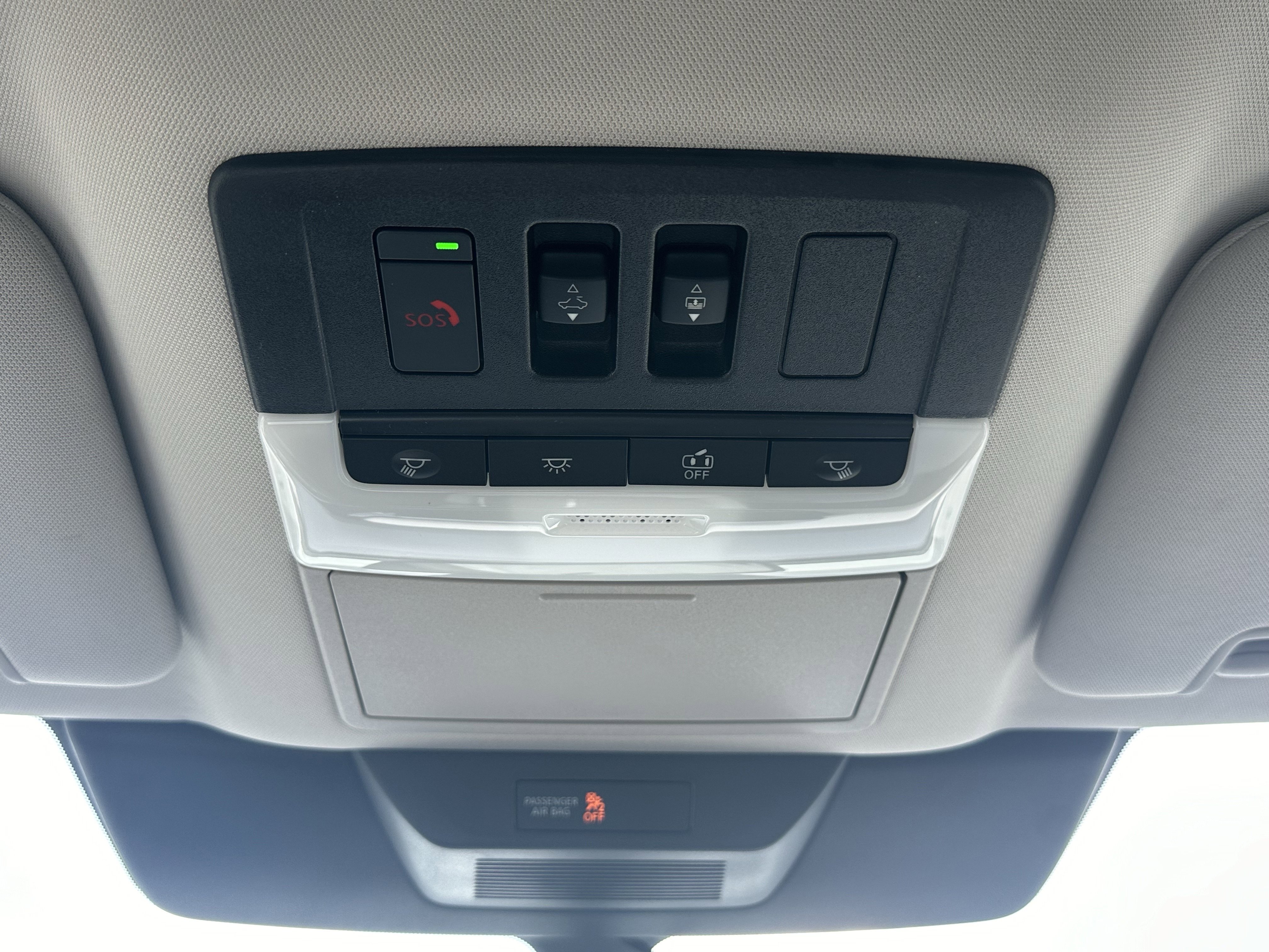 New 2026 Everest White Pearl Tricoat Nissan SL image 25