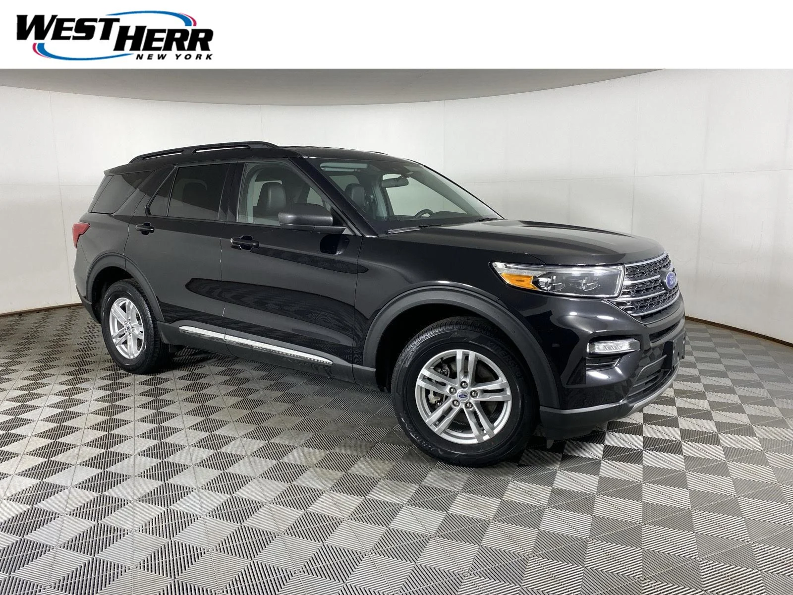 Used 2023 Black Metallic Ford XLT image 1