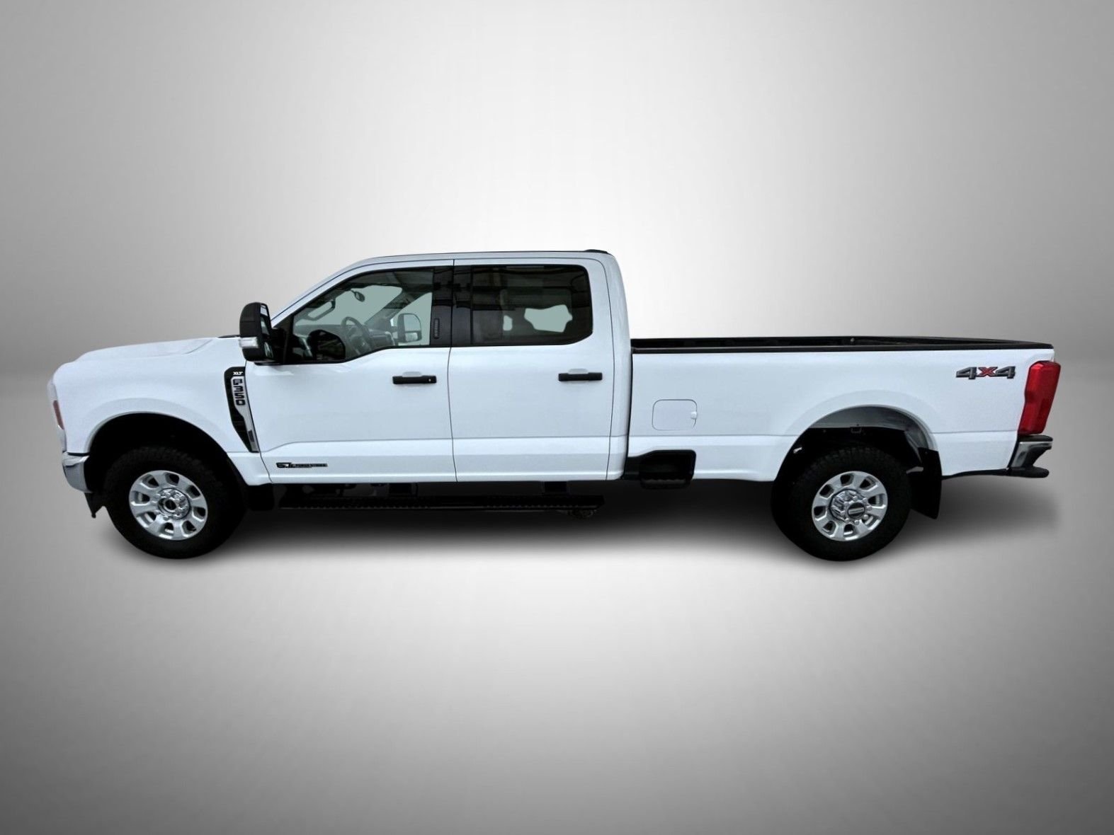 Used 2024 White Ford XLT image 8