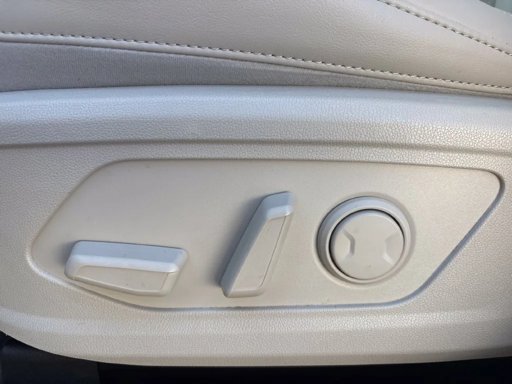 Certified Used 2023 White Kia SX image 17