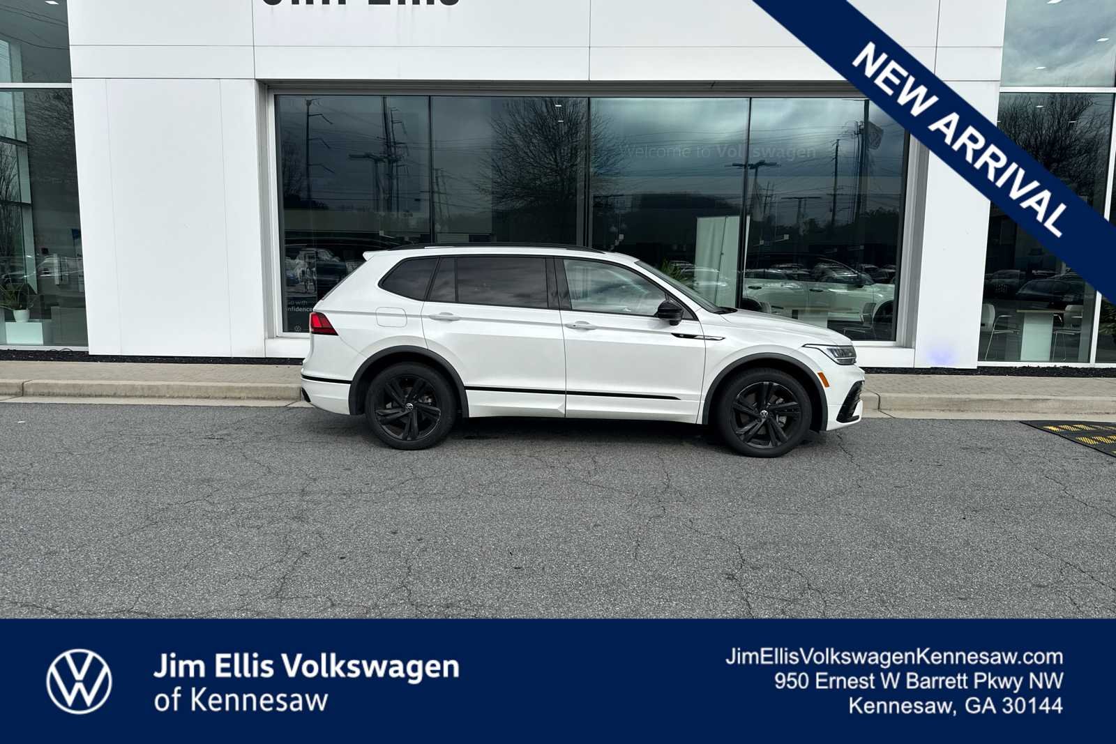 2023 Volkswagen Tiguan SE R-LINE BLACK