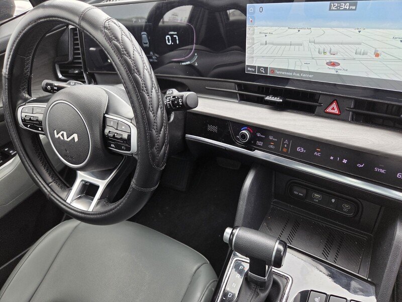Used 2023 Black Kia X-Line image 30