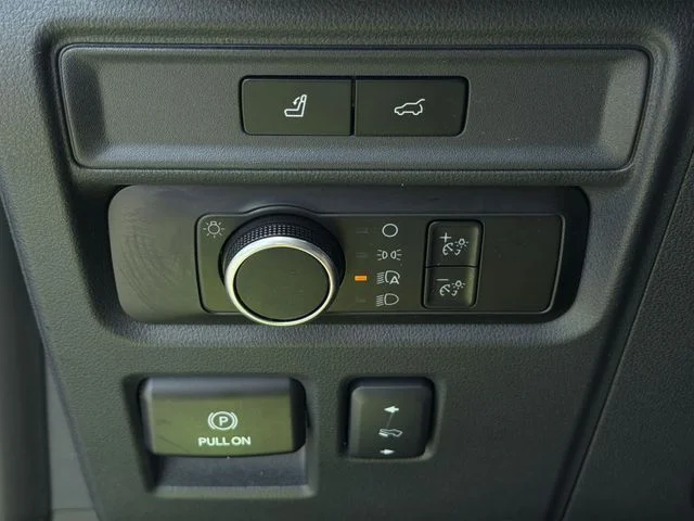 Used 2024 Black Ford XLT image 27
