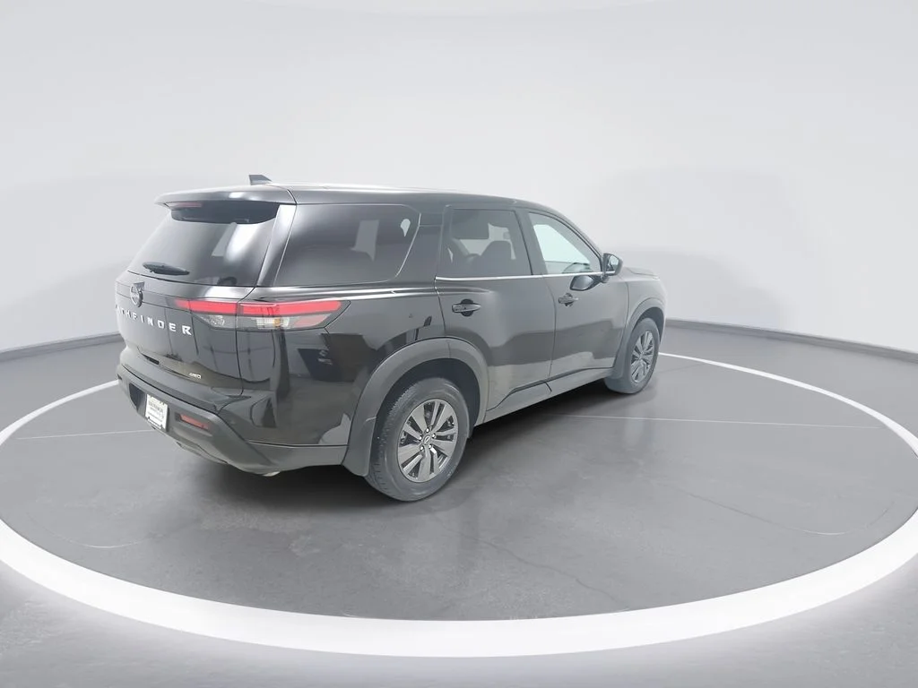 Used 2023 Black Nissan S image 7