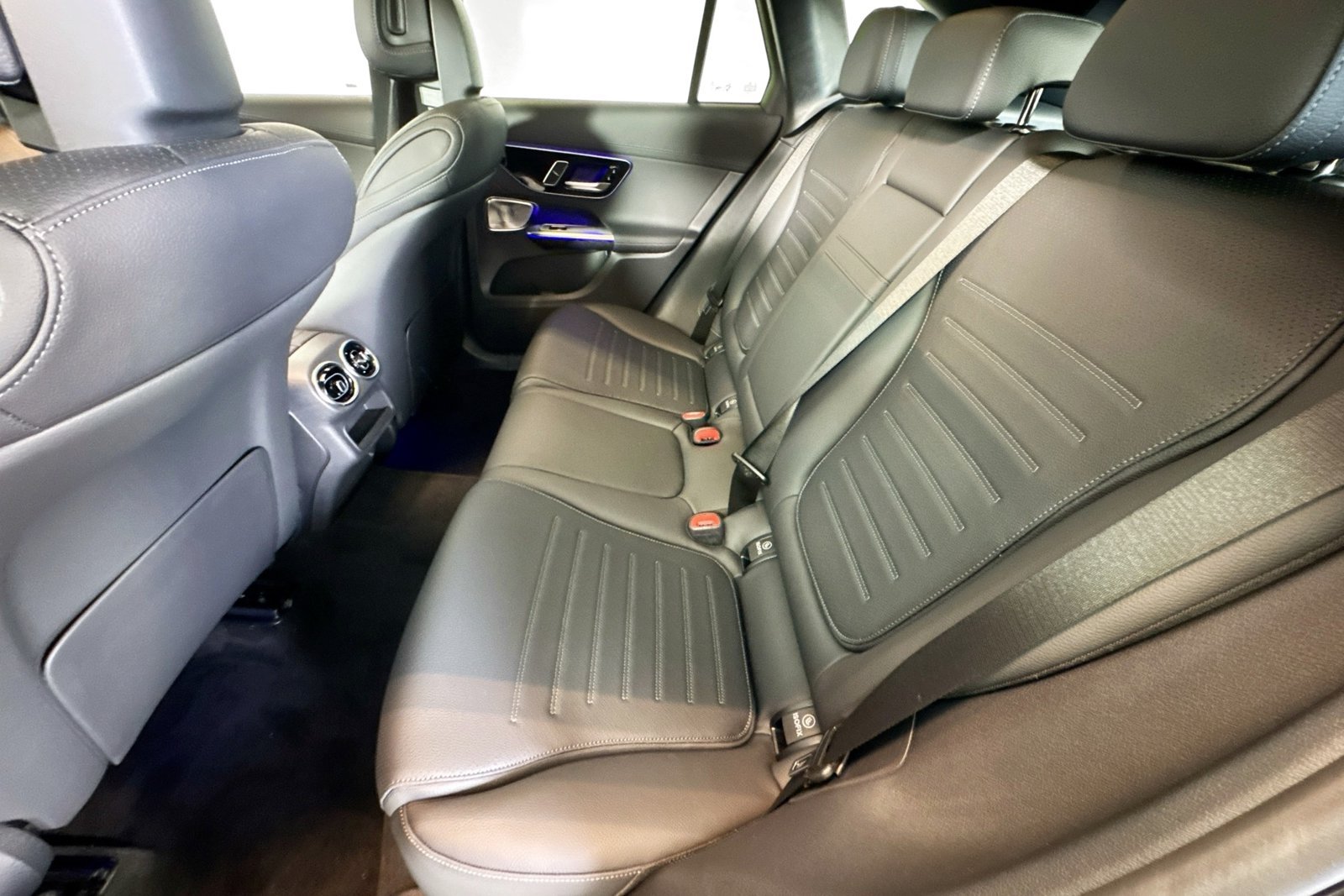 New 2026 Graphite Grey Metallic Mercedes-Benz GLC 300 image 22