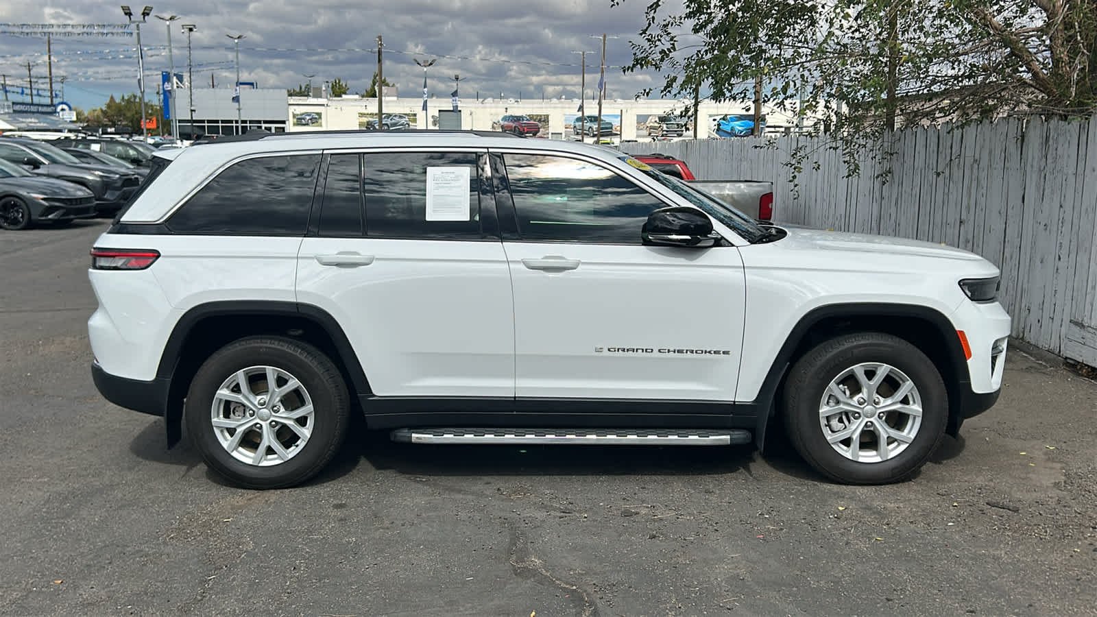 Used 2023 Bright White Clearcoat Jeep Limited image 4