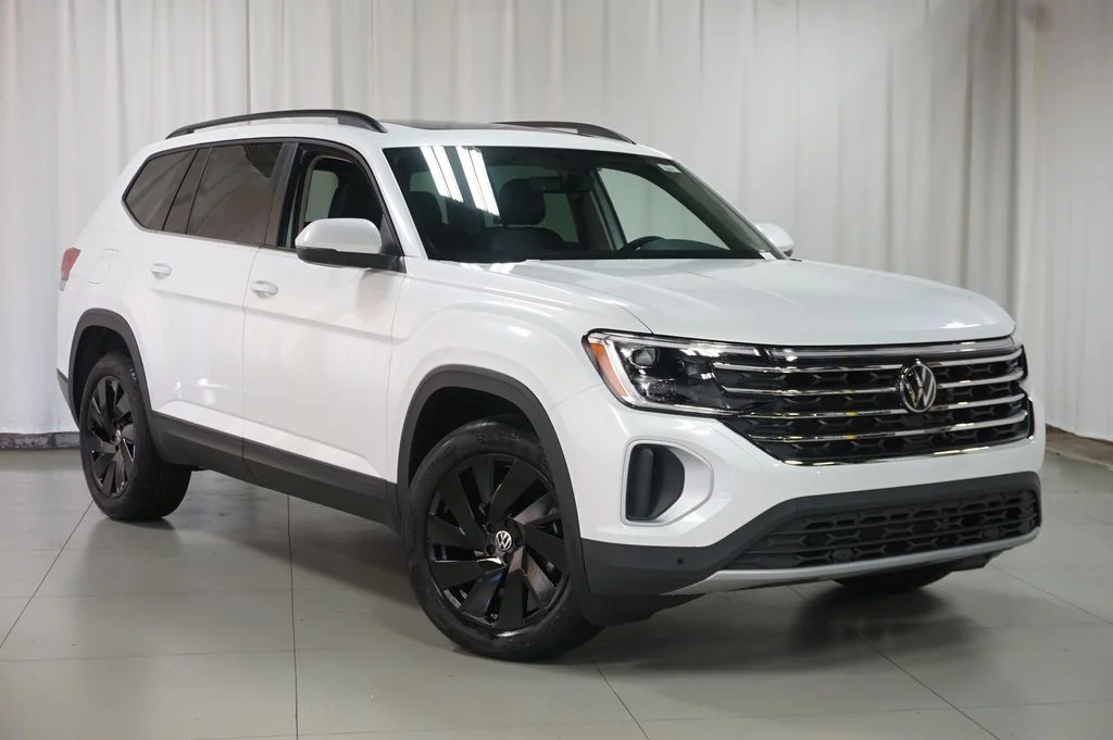 New 2026 White/off-white Volkswagen 2.0T SE w/Technology image 2