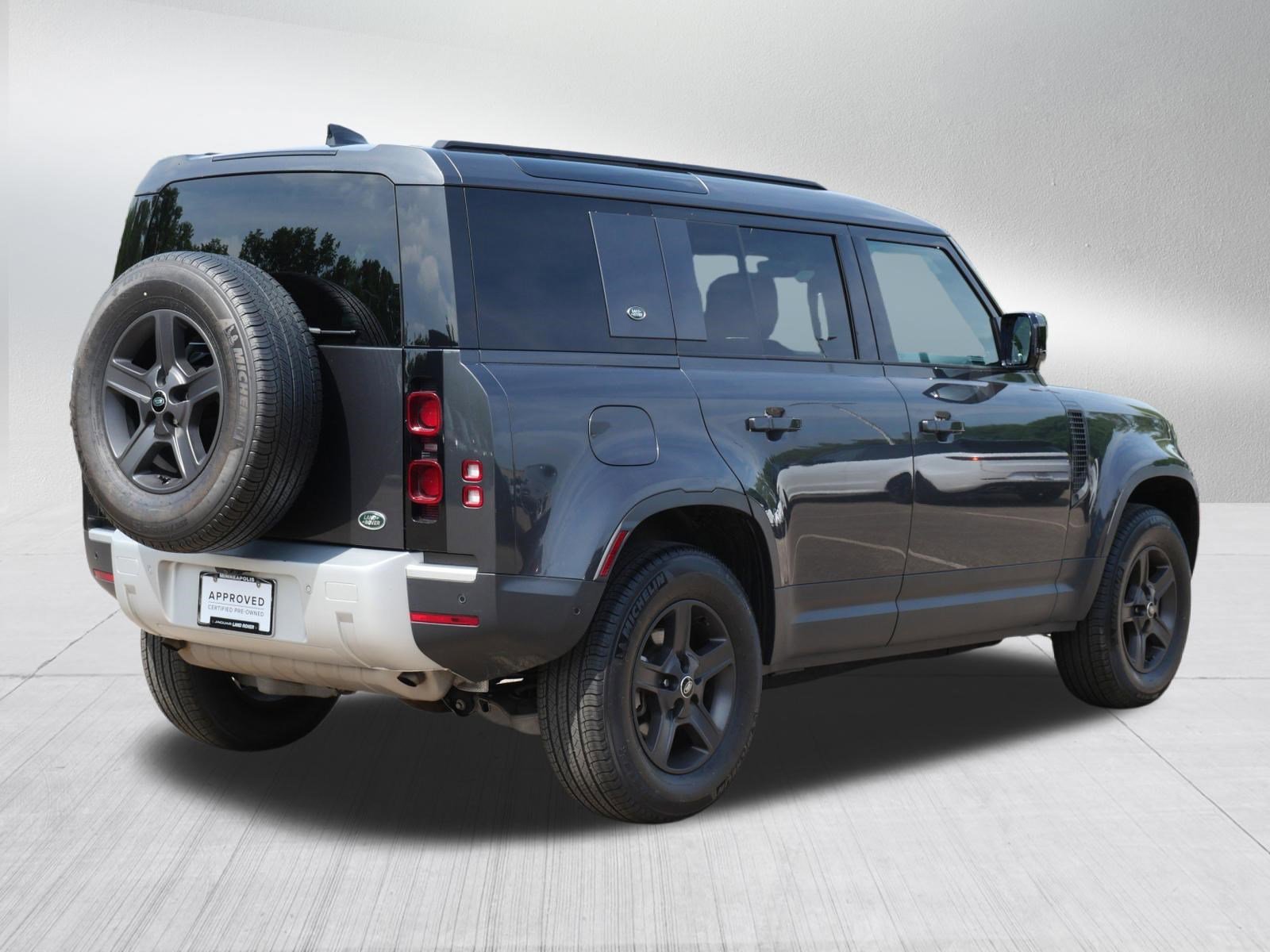 Certified Used 2023 Carpathian Grey Premium Metallic Land Rover S image 5