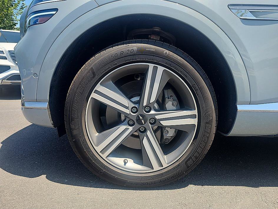 Used 2025 Bering Blue Genesis 3.5T image 9