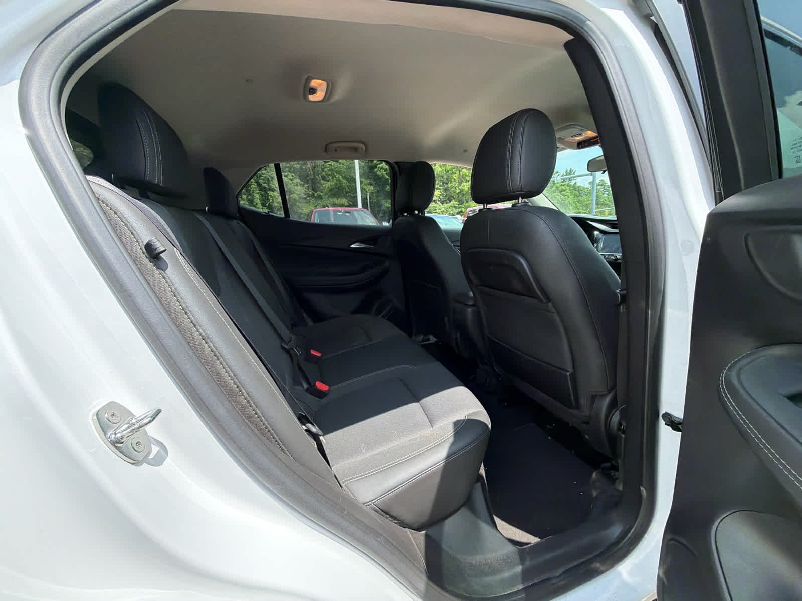 Used 2023 Summit White Buick Preferred image 9