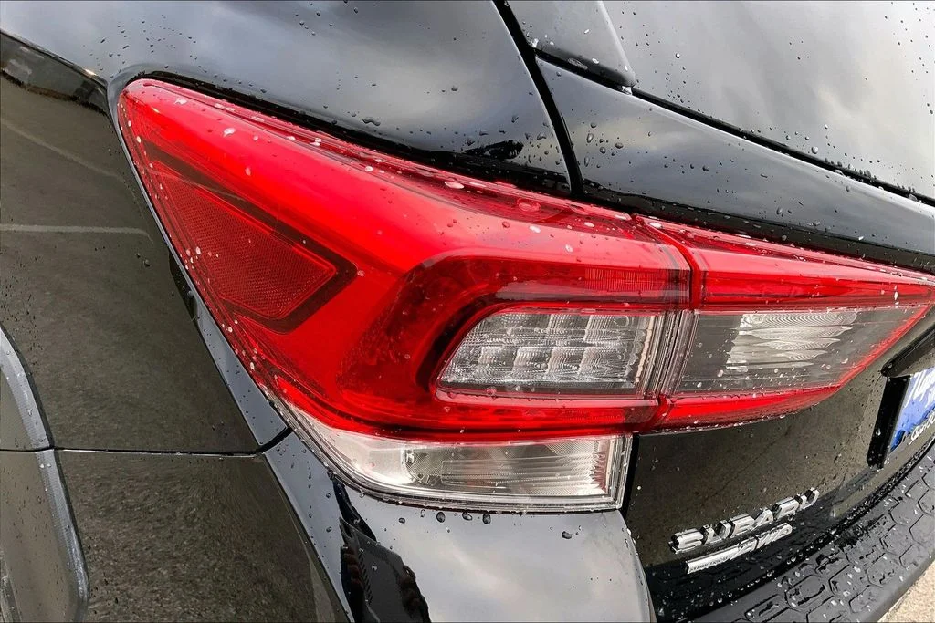 Used 2020 Black Subaru Premium image 29