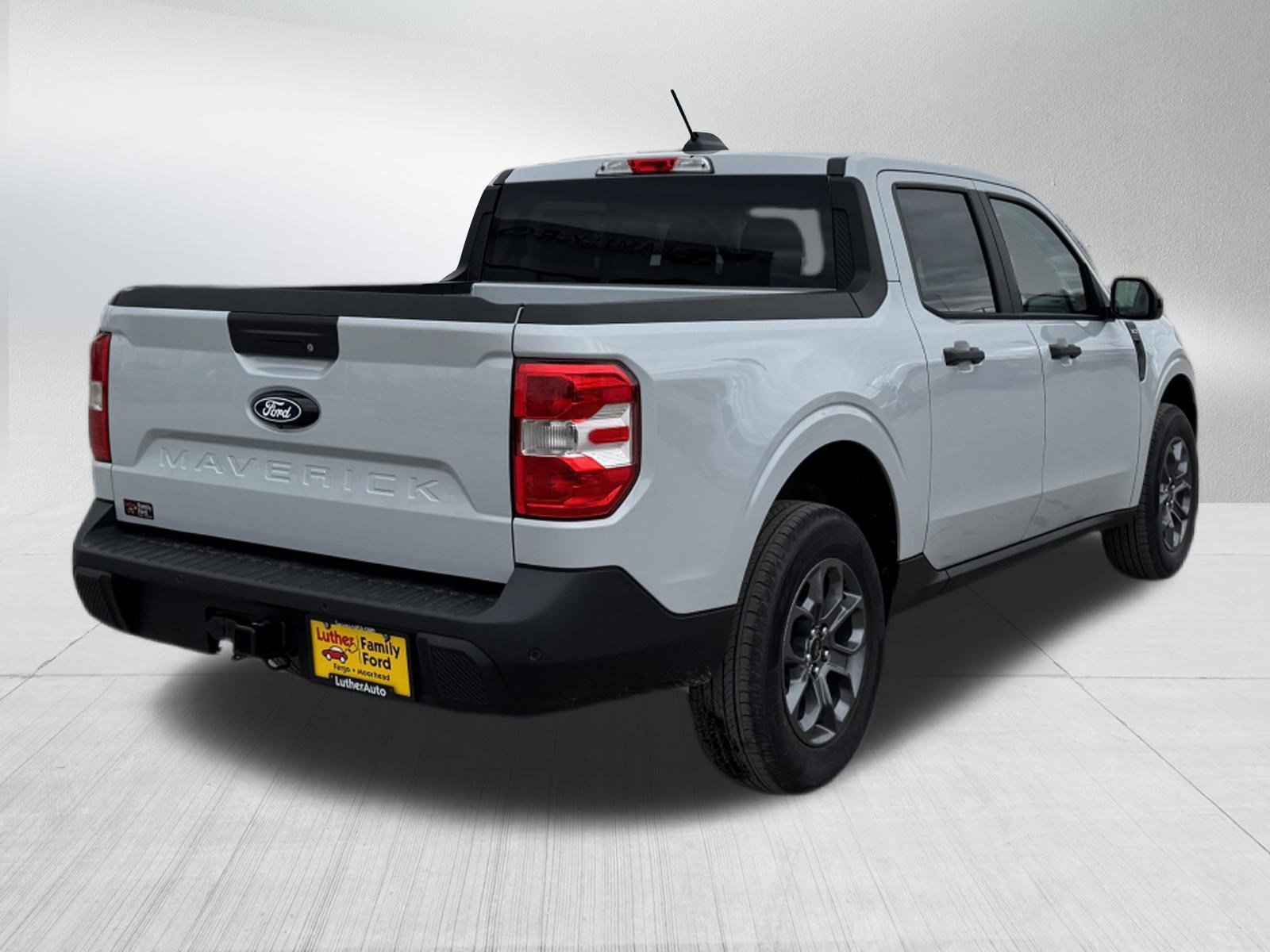 New 2026 Space White Metallic Ford XLT image 3