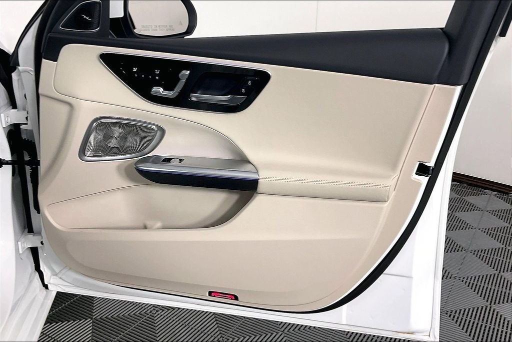 Used 2026  Mercedes-Benz C 300 image 16