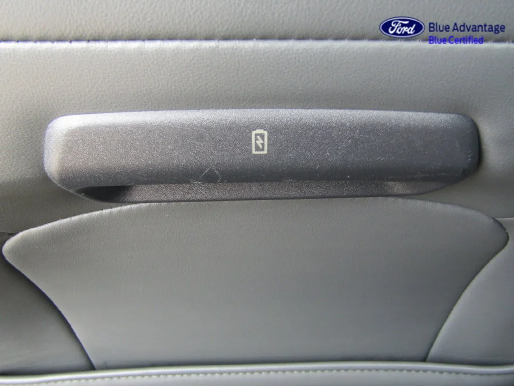 Certified Used 2025 Star White Ford Active image 43