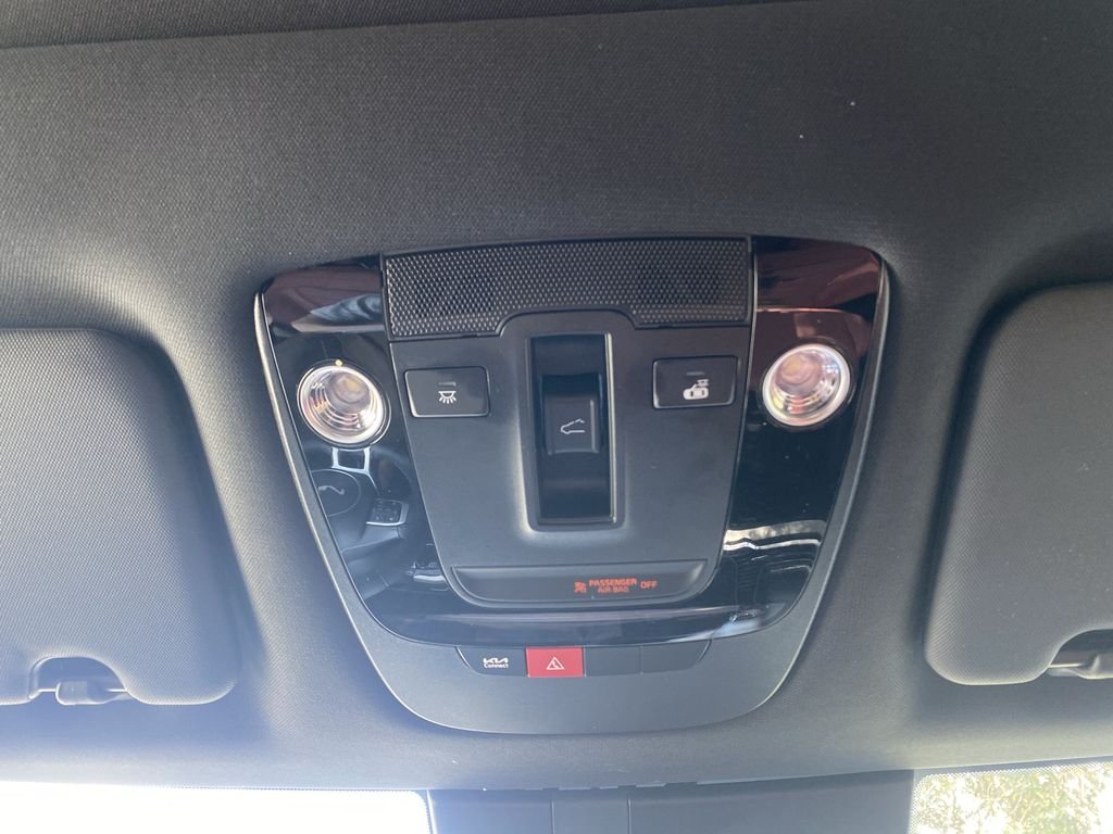 Used 2024 Wolf Gray Kia SX-Prestige image 26