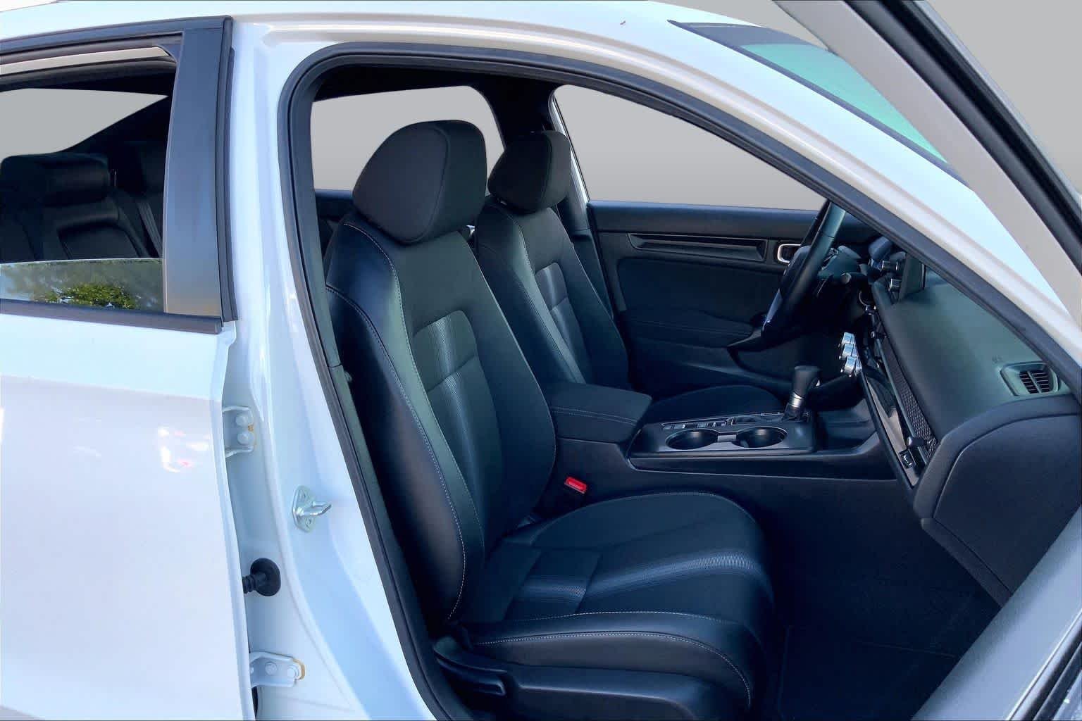 Used 2025 Platinum White Pearl Honda Sport image 9