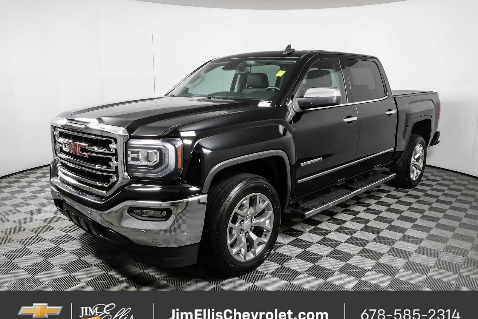 Used 2018 ONYX BLACK GMC SLT image 25