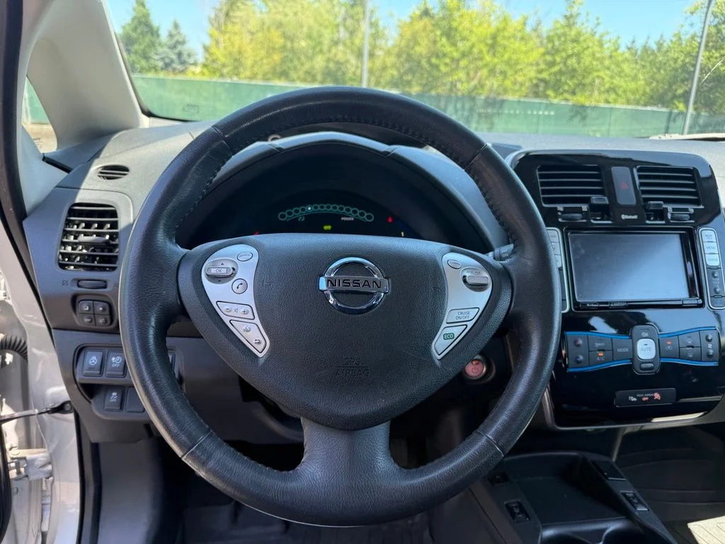 Used 2017 Brilliant Silver Nissan SV image 10