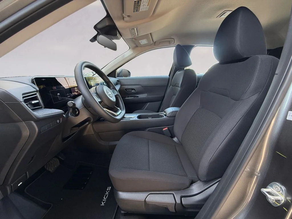 New 2027 Gray Nissan S image 10