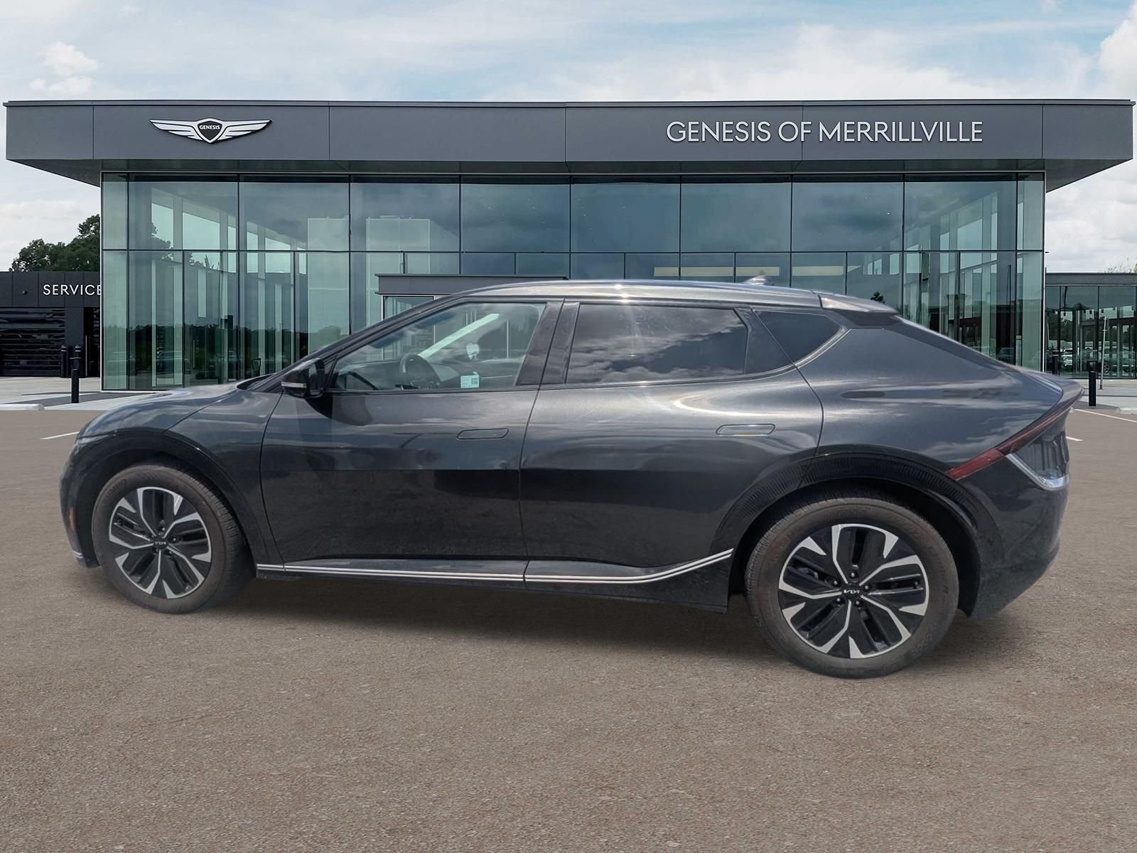 Used 2024 Gray Kia Wind image 5