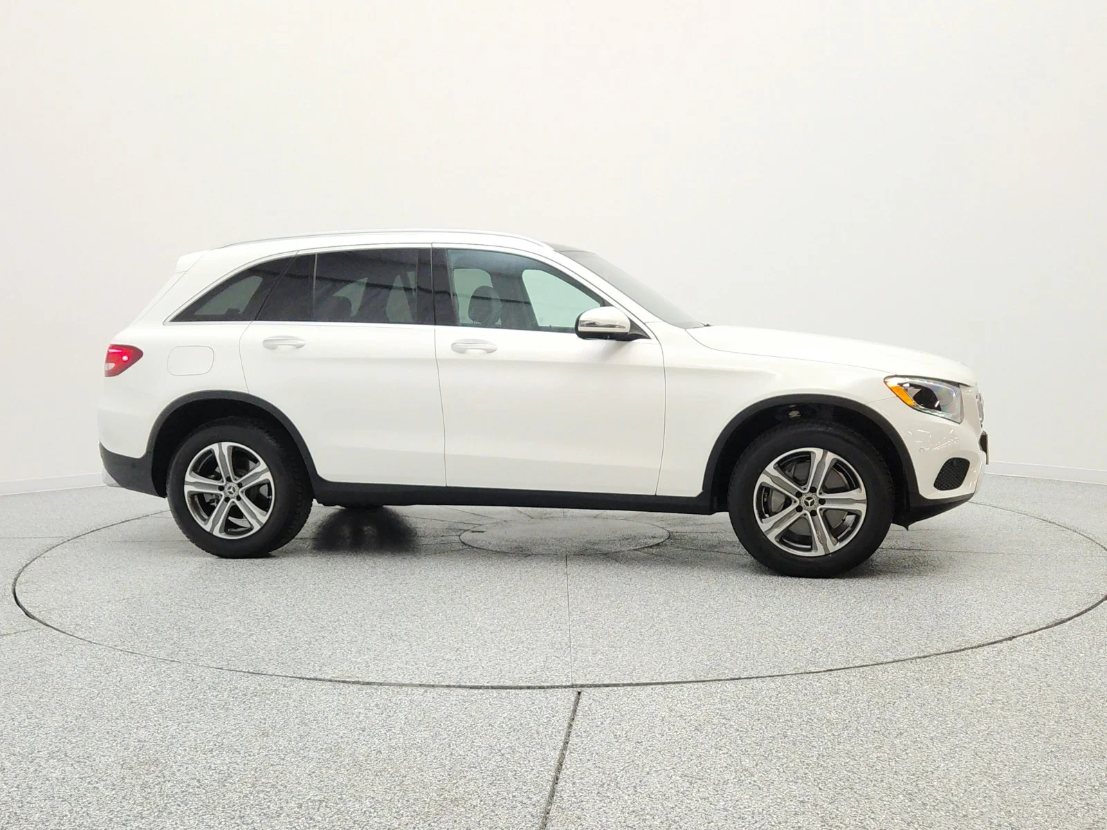 Used 2019 Polar White Mercedes-Benz GLC 300 SUV image 4