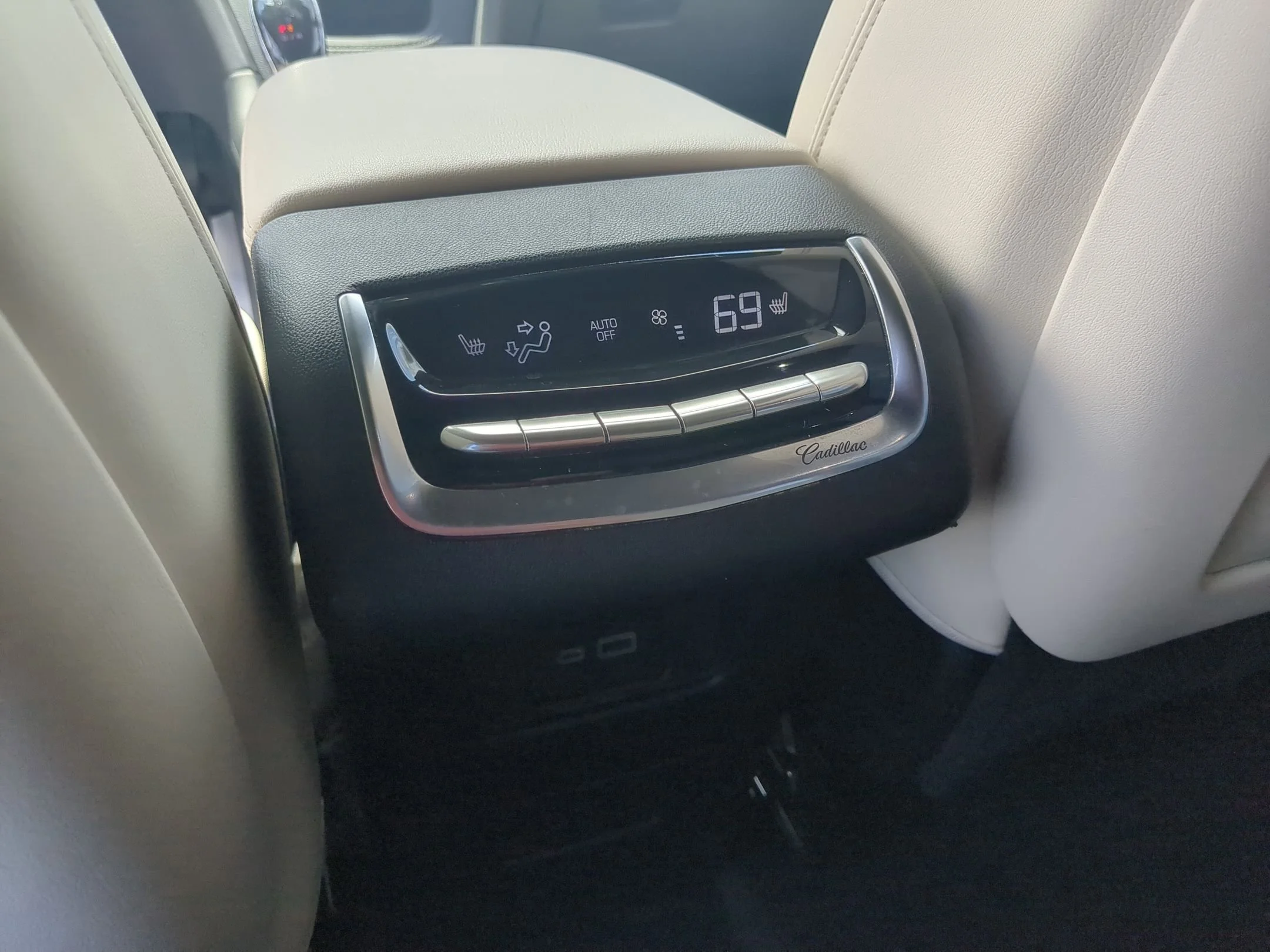 Used 2024 Crystal White Tricoat Cadillac AWD Sport image 20