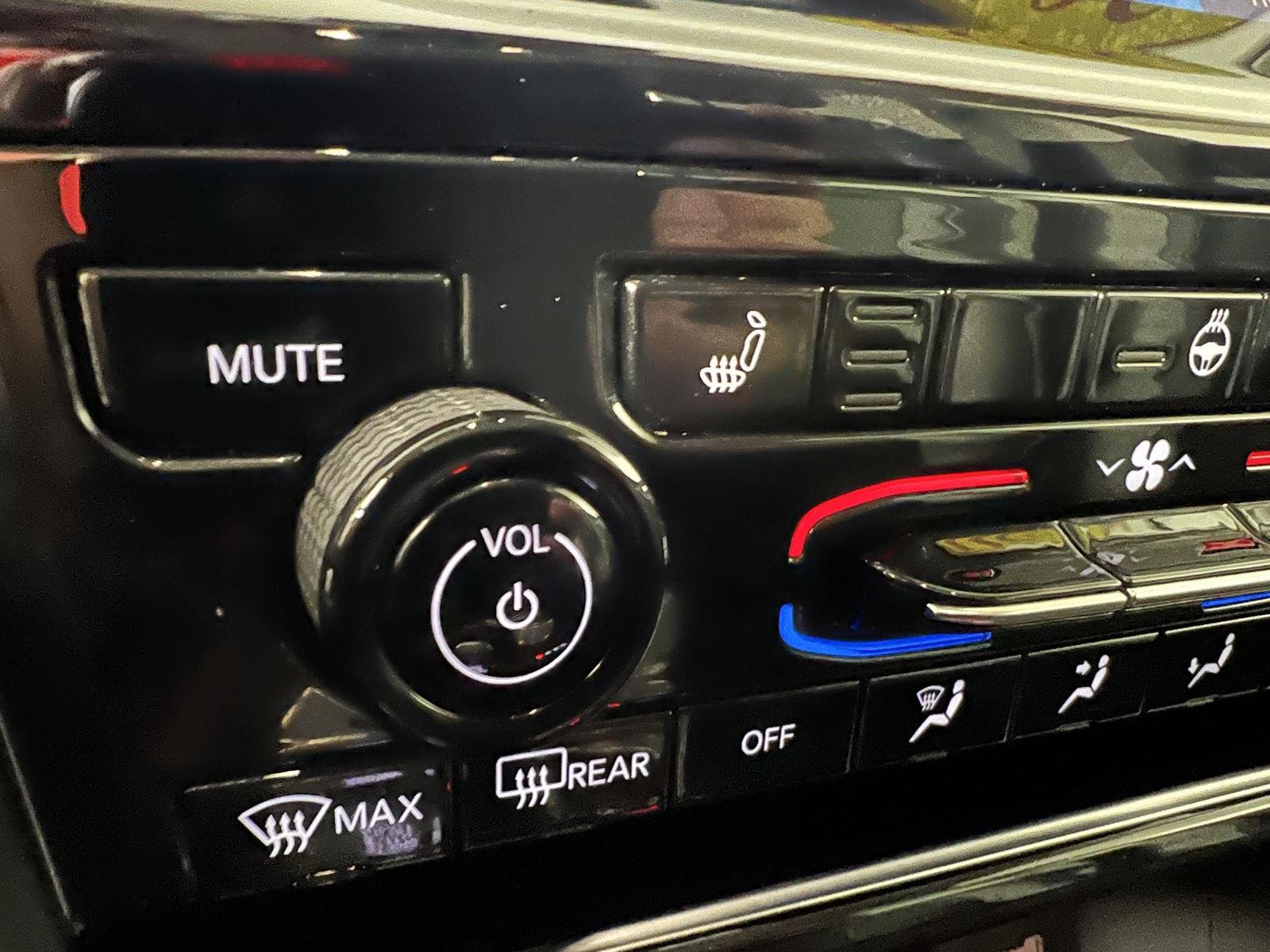 Used 2023 Velvet Red Pearlcoat Jeep Limited image 24